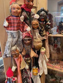 Abbildung 4: (Handpuppen)