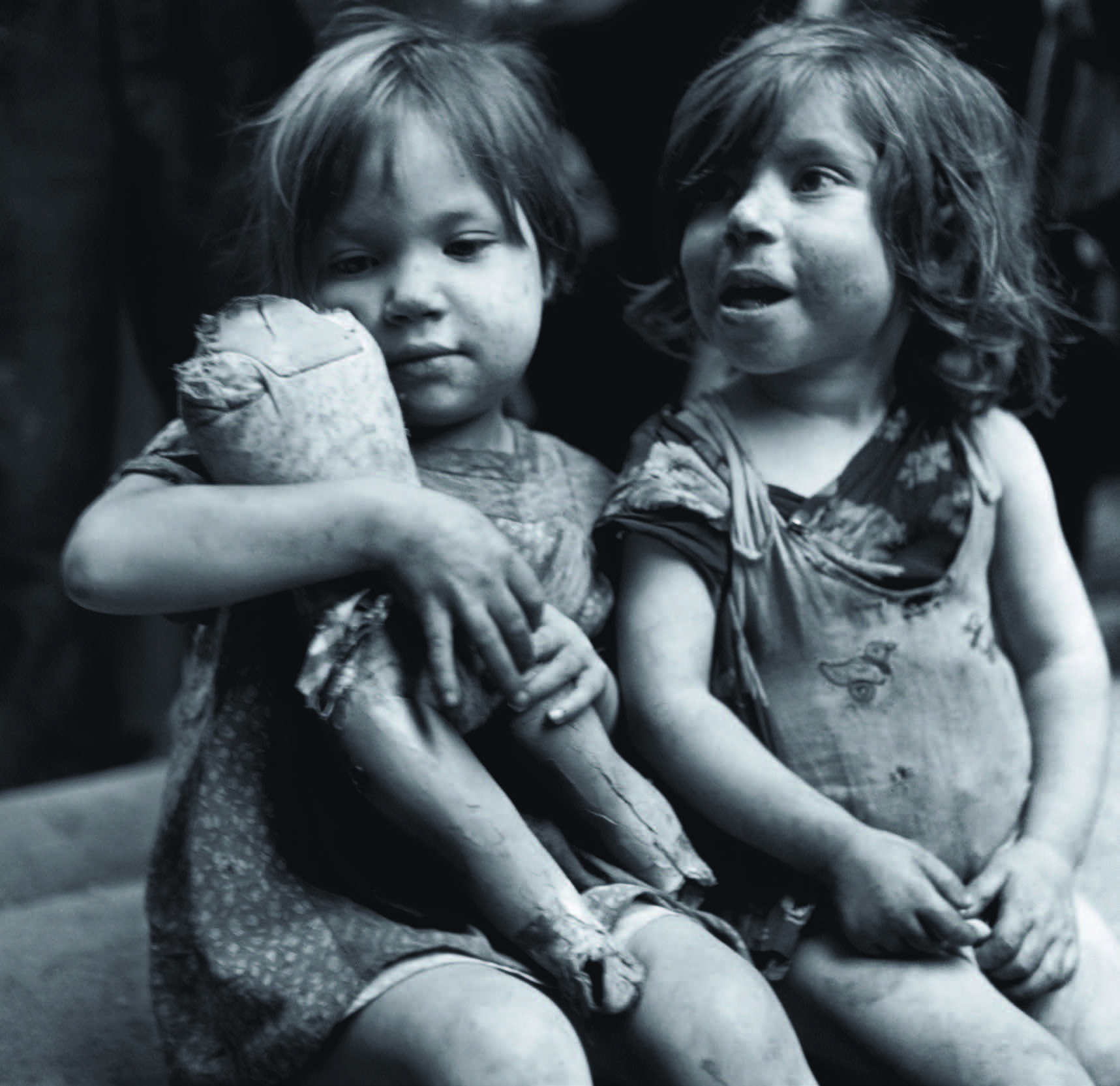 Abbildung 2: Children Playing with a Broken Doll