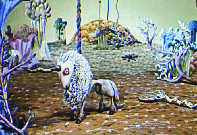Abbildung 7 (Einhorn in surrealer Landschaft)