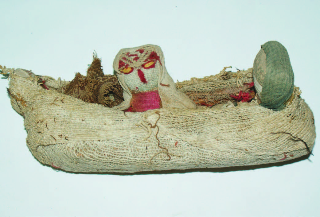 Figure 8 (Chancay dolls riding )